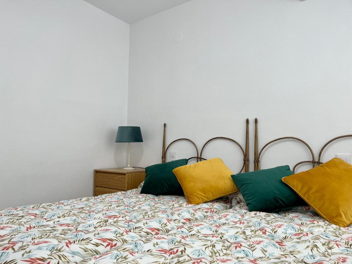 Modern Apartment On The Beach With Pool Calpe Esterno foto