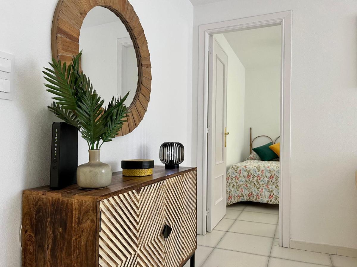 Modern Apartment On The Beach With Pool Calpe Esterno foto