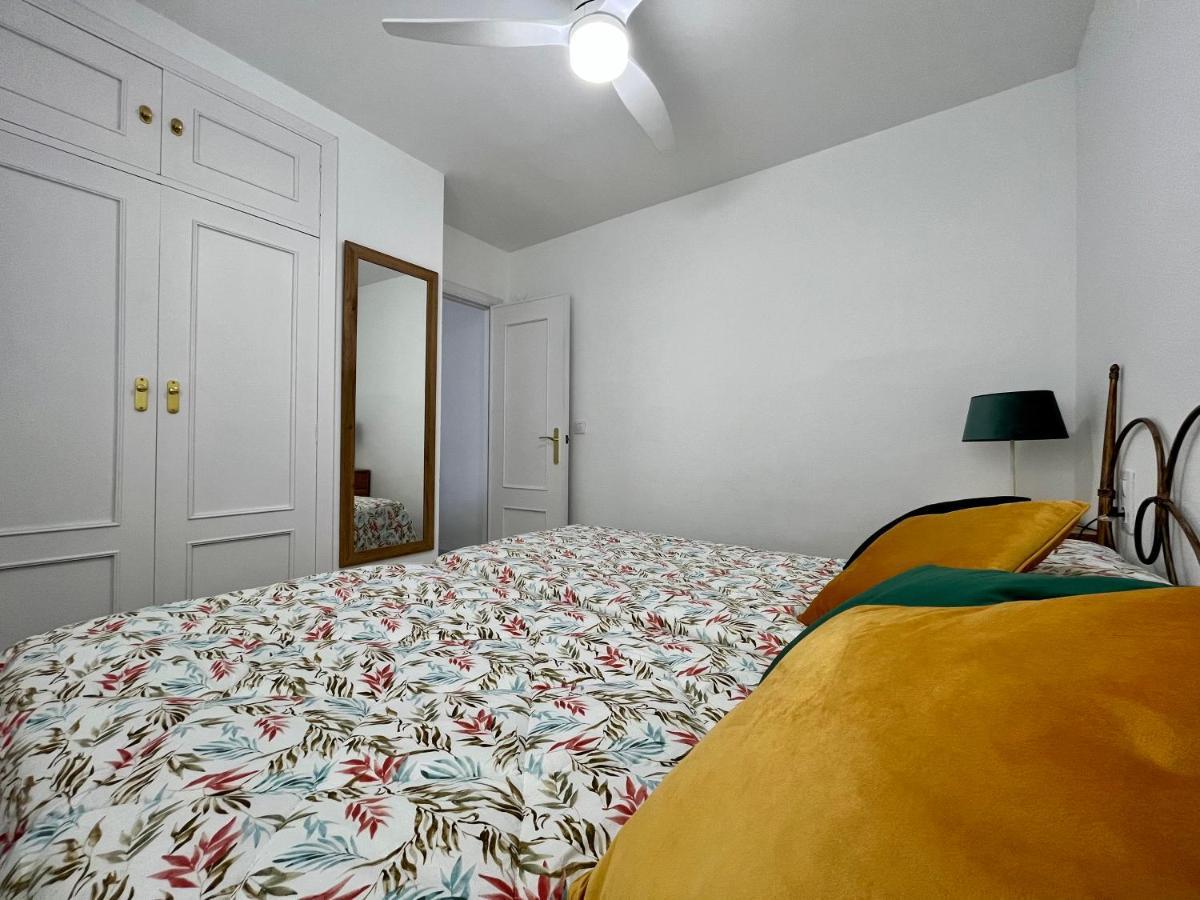 Modern Apartment On The Beach With Pool Calpe Esterno foto