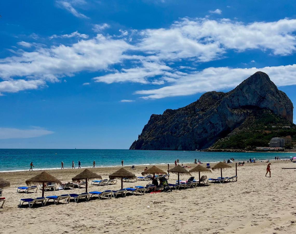 Modern Apartment On The Beach With Pool Calpe Esterno foto