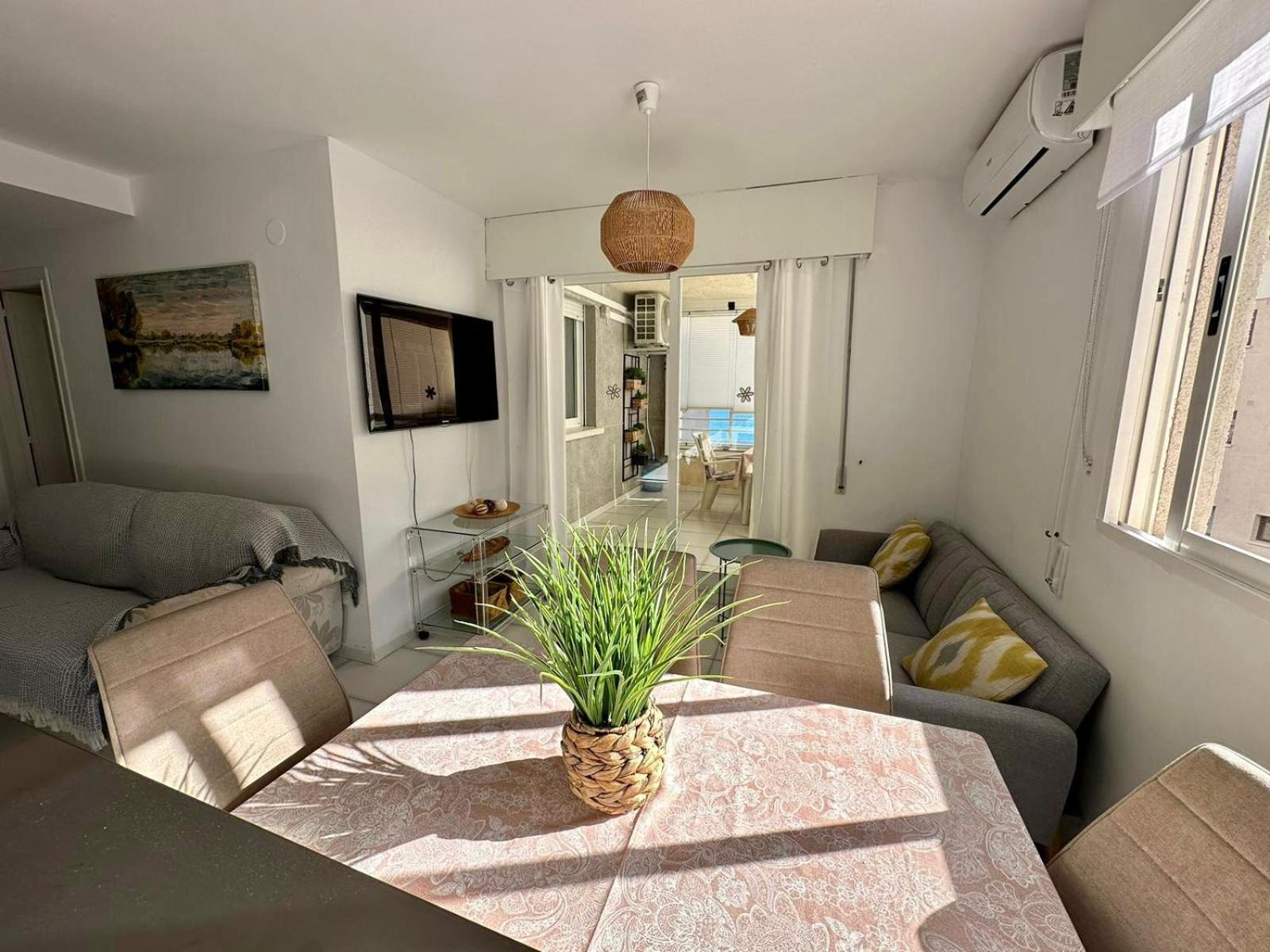 Modern Apartment On The Beach With Pool Calpe Esterno foto